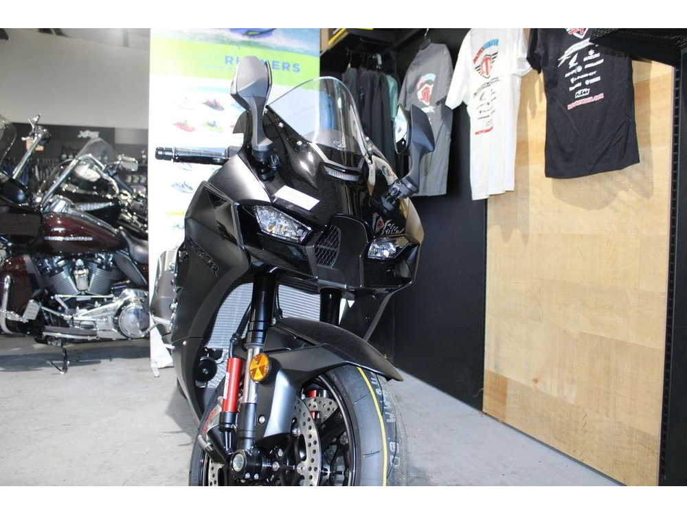 2025 Kawasaki Ninja® Zx™-10r Abs alt