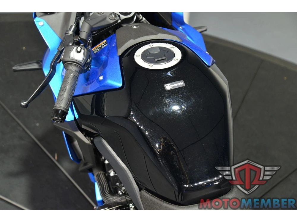 2024 Suzuki Gsx-8r alt
