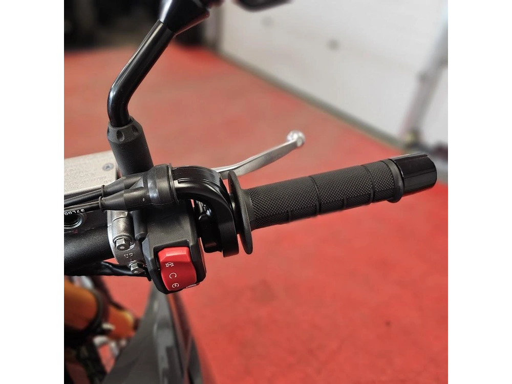 2026 Suzuki Dr-z 4s alt