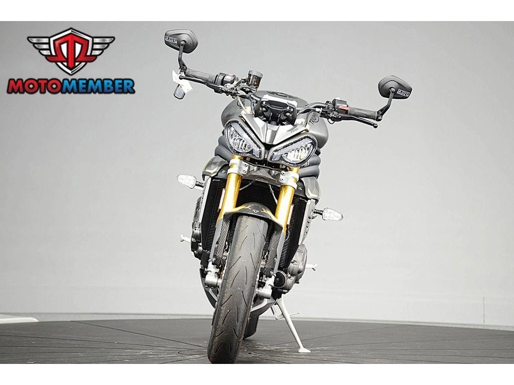 2022 Triumph Speed Triple 1200 Rs Matte Silver Ice alt