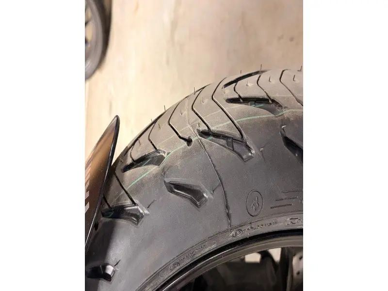 2018 Yamaha MT-09 thumbnail 5