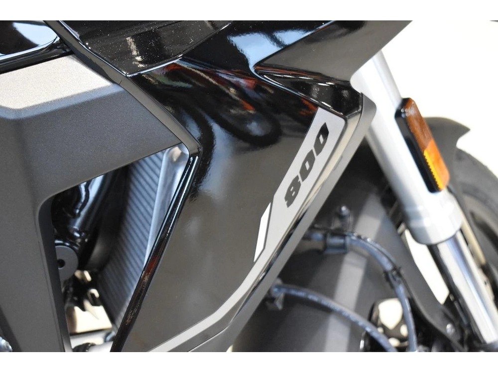 2024 Suzuki V-strom 800 Touring alt