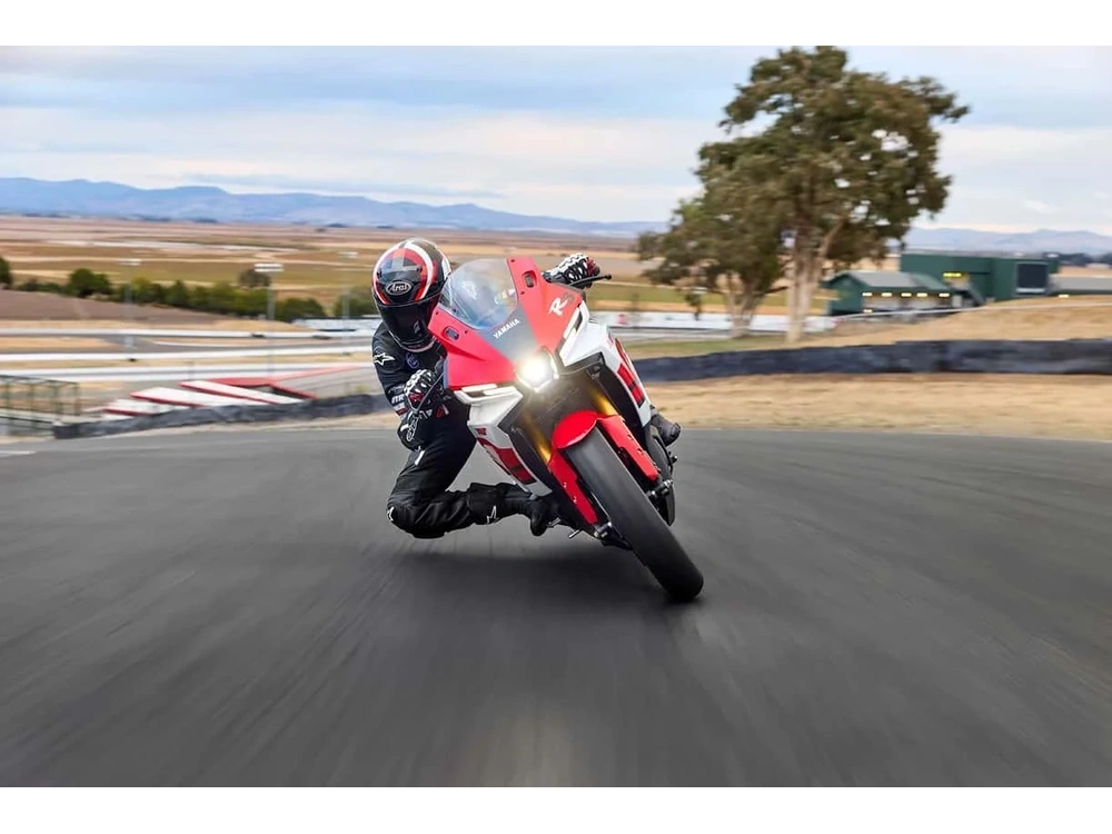 2026 Yamaha Yzf-r3 Mint Green - Now In Stock! - All In Price $7999 Plus Tax And Licensing - Financing Available Starting At 2.99% alt