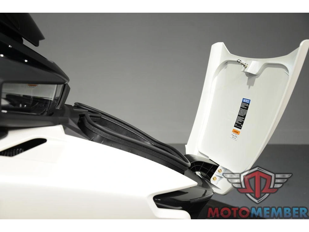 2026 Can-am Spyder Rt Sea-to-sky alt