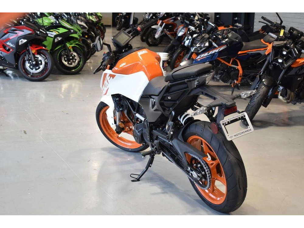 2024 Ktm 250 Duke alt