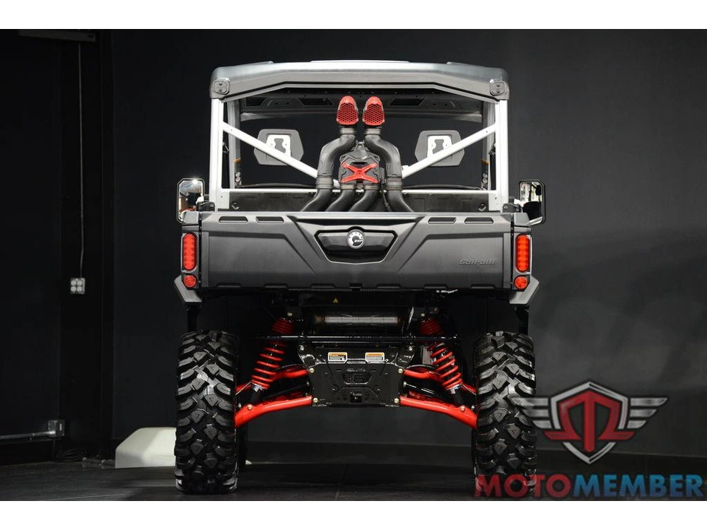 2025 Can-am Defender X Mr With Half-doors Hd10 Hyper Silver & Legion Red alt