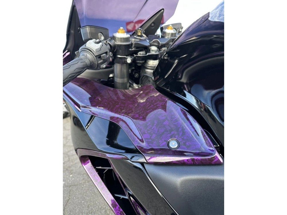 2025 Suzuki Hayabusa alt