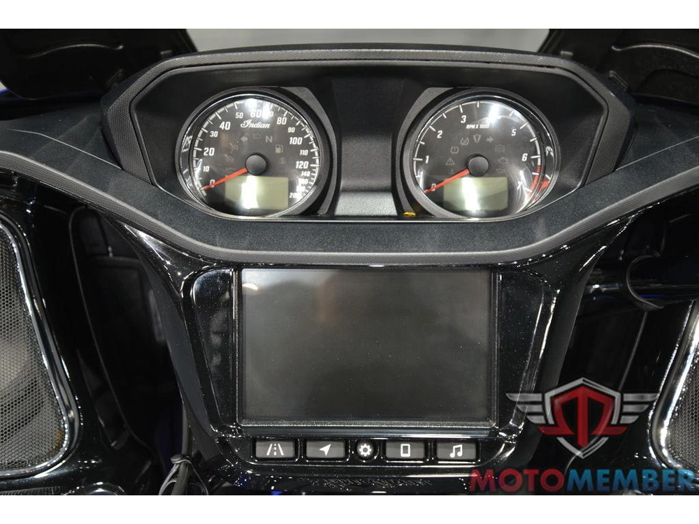 2023 Indian Motorcycle Challenger® Limited Spirit Blue Metallic / Black Metallic alt