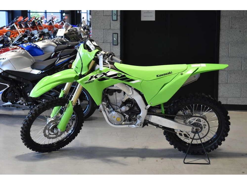 2025 Kawasaki Kx™450 alt