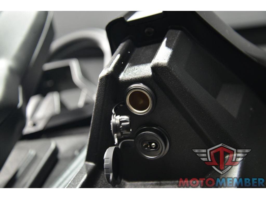 2025 Polaris Slingshot S (AutoDrive) for Sale
