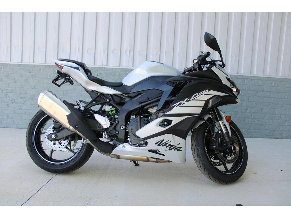 2025 Kawasaki Ninja® Zx™-4rr Abs alt