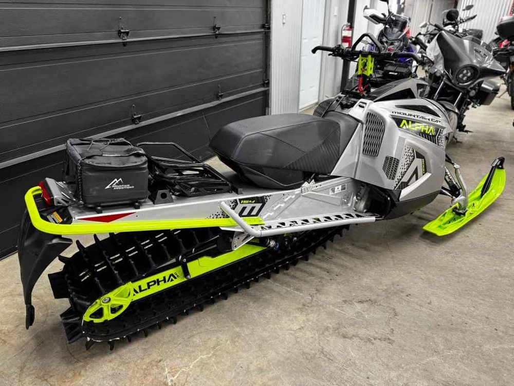 Arctic Cat M 8000 154 A1 2020 alt