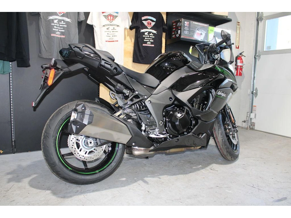 2025 Kawasaki Ninja® 1100sx Abs alt