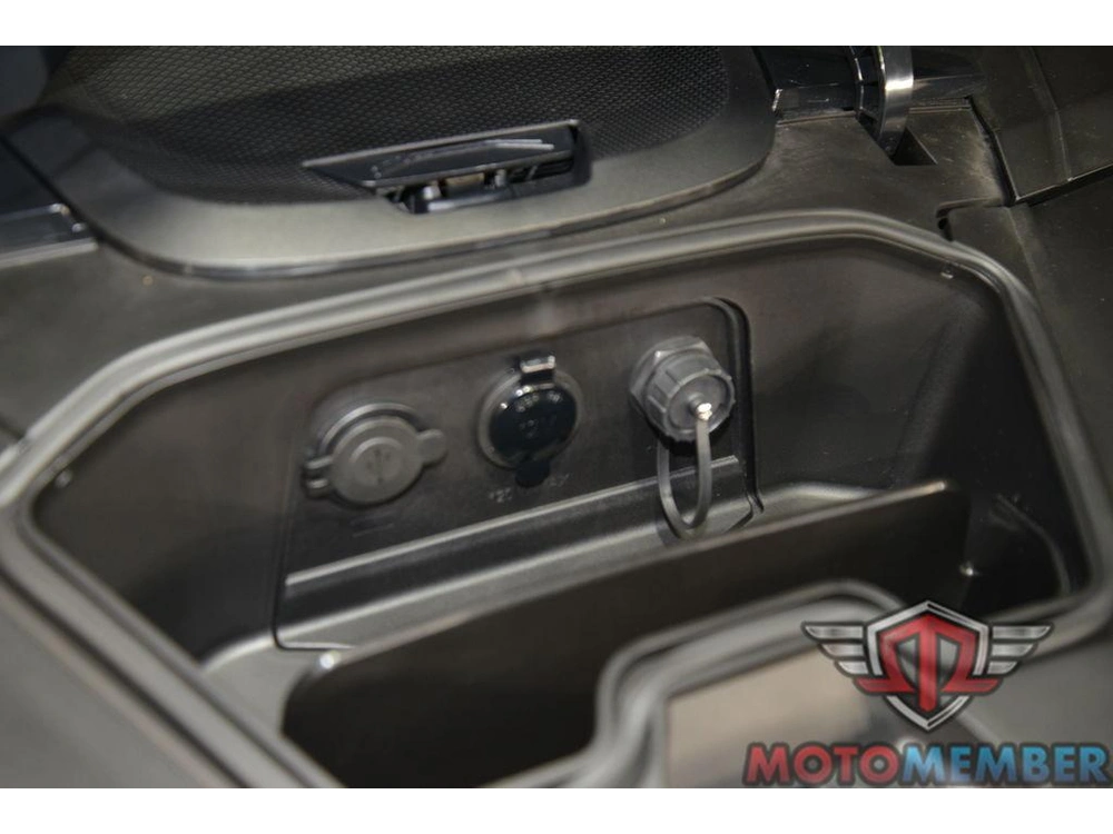 2025 Can-am Maverick R X Rs alt