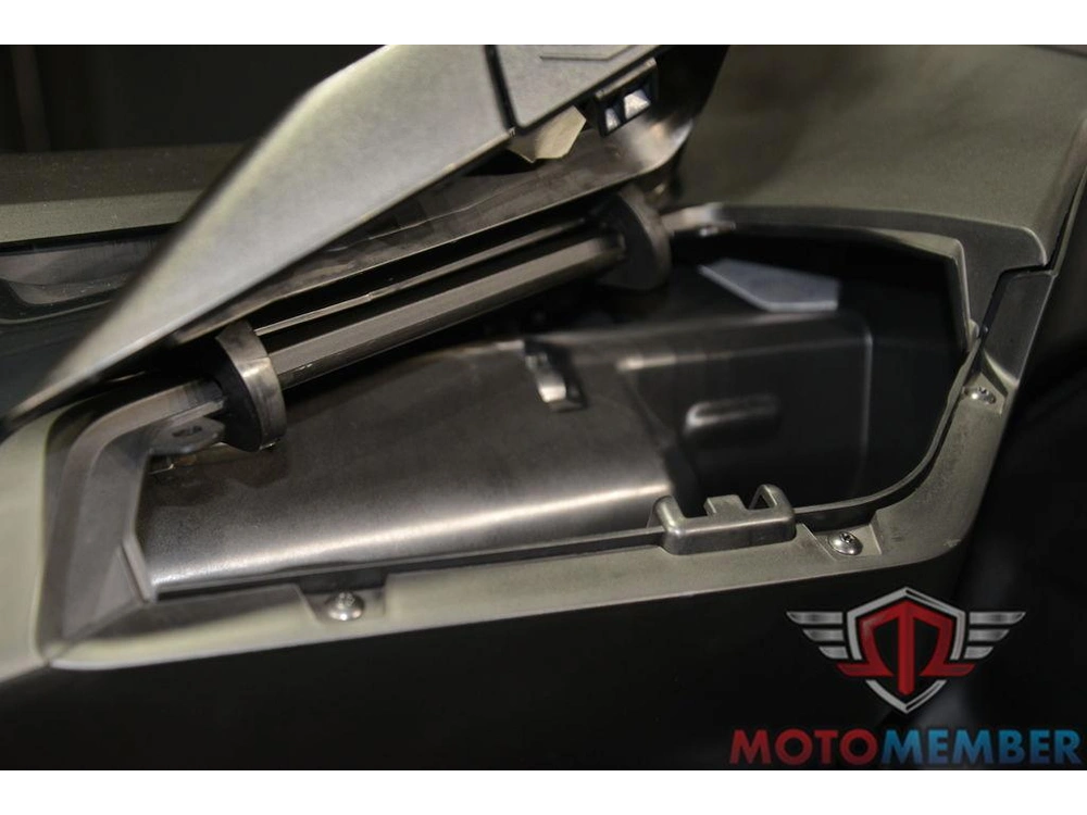 2025 Can-am Maverick R X Rs alt