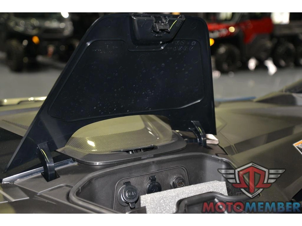 2025 Can-am Maverick R Max X Rs alt