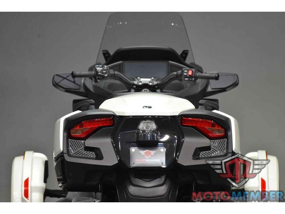 2026 Can-am Spyder Rt alt