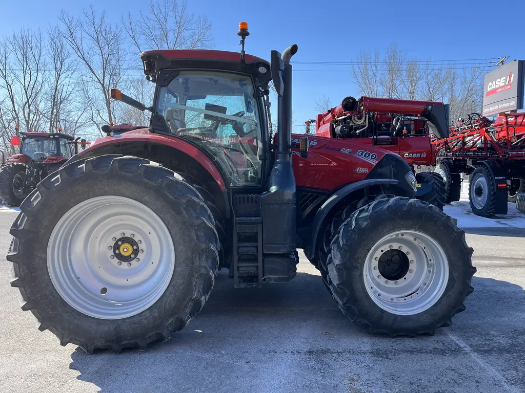 2024 Case IH Optum 300 CVX