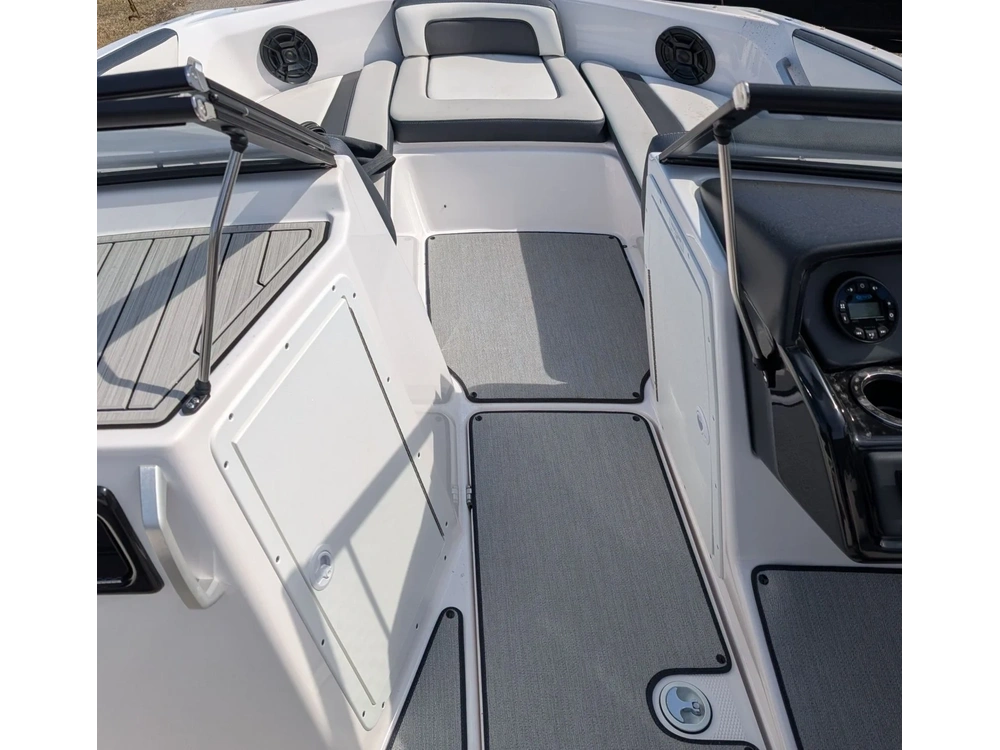 2021 Yamaha Sx195 Only 89 Hours! 250 Horsepower! 50 Mph + Super Clean! ! $56995 Plus Hst & Licensing. Finance For $124 Weekly With No Downpayment! Trades Welcome. alt