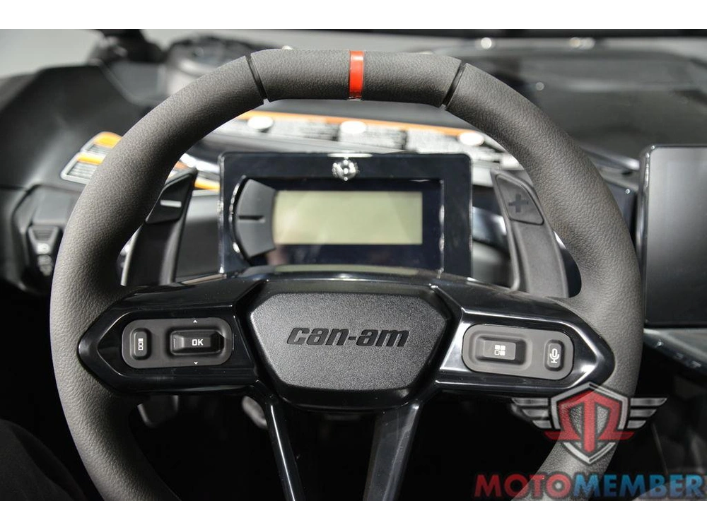 2026 Can-am Maverick R X Rc alt