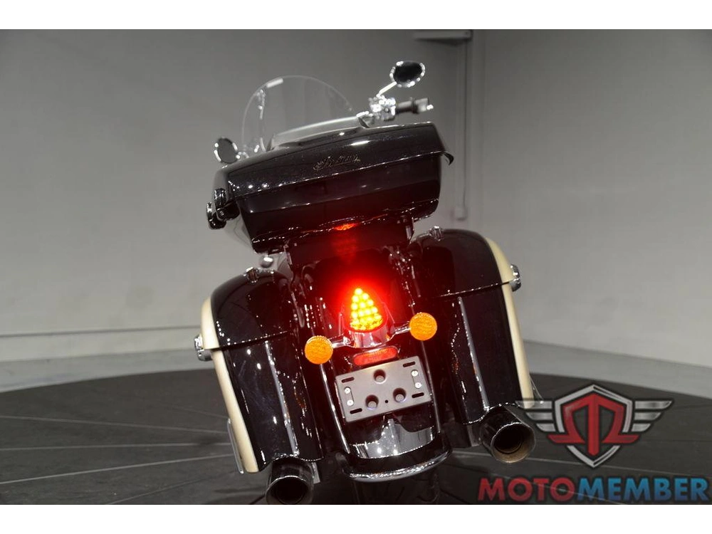 2022 Indian Motorcycle Springfield® Black Metallic/dirt Track Tan alt