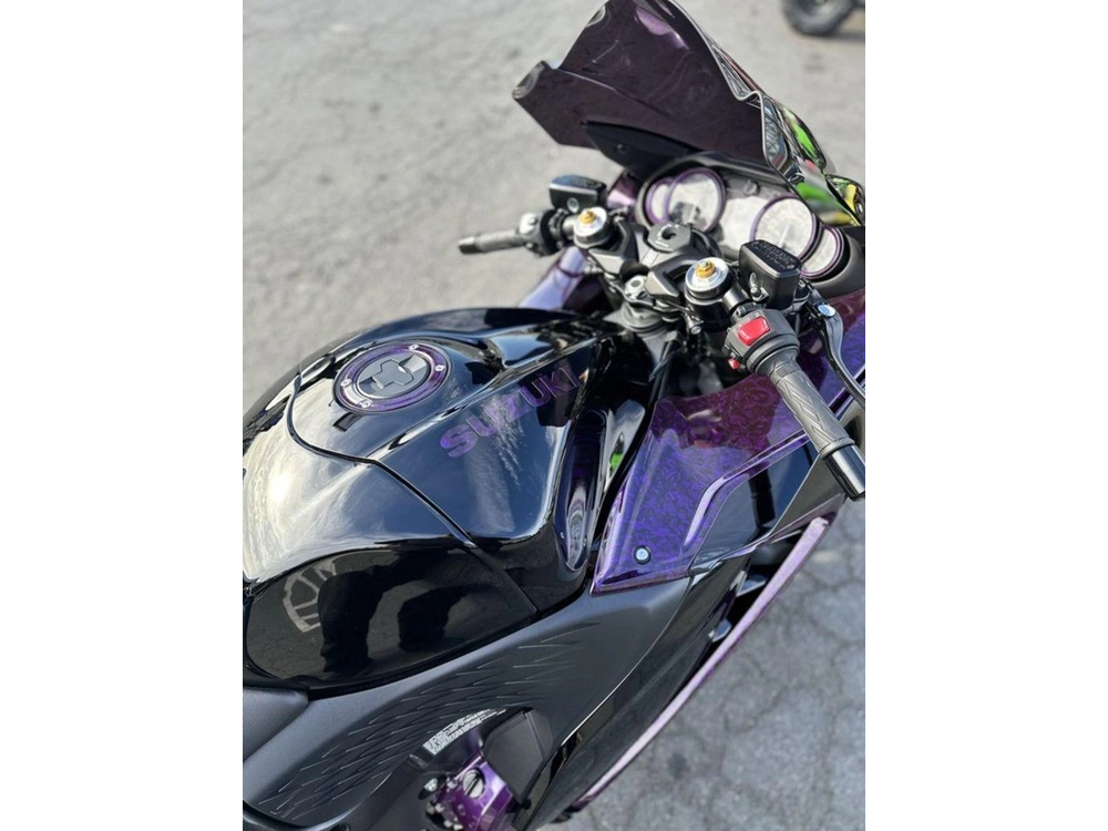 2025 Suzuki Hayabusa alt