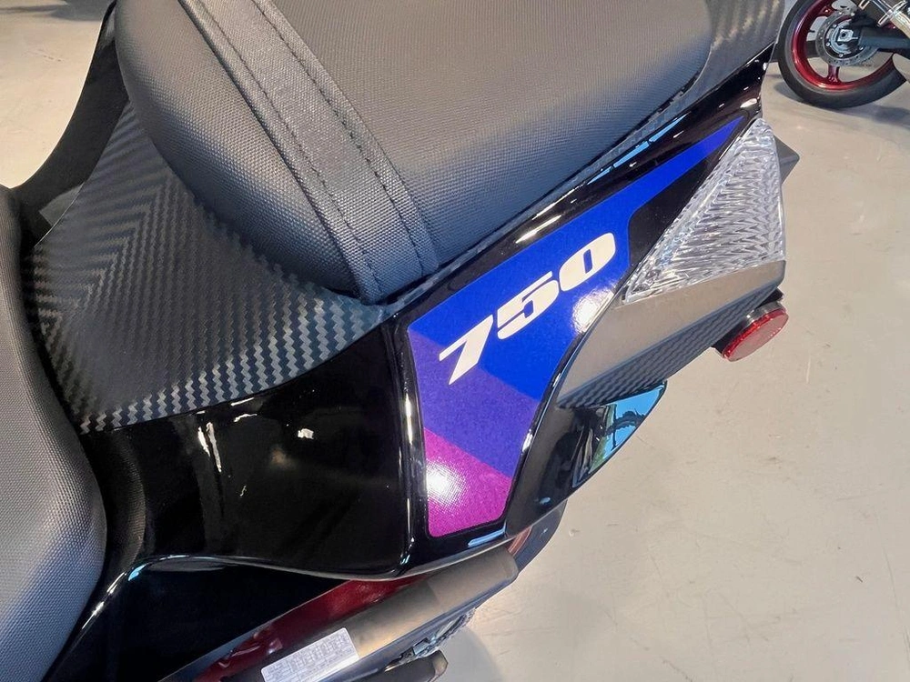 2026 Suzuki Gsx-r750 alt