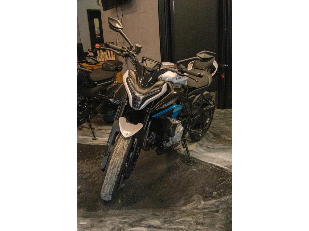 Cfmoto 675 Nk 2026 alt