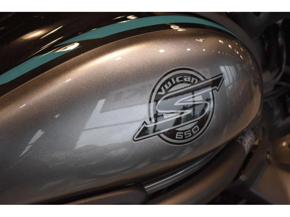 2025 Kawasaki Vulcan® S Cafe Abs alt