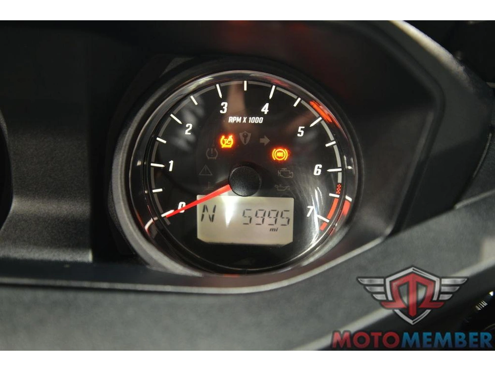 2023 Indian Motorcycle Challenger® Limited Spirit Blue Metallic / Black Metallic alt