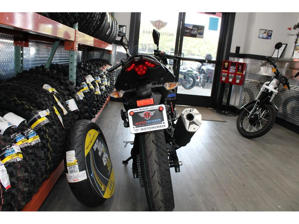 2025 Kawasaki Ninja® 500 Se Abs alt