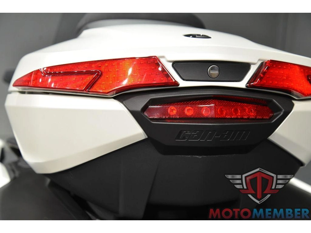 2025 Can-am Spyder Rt Sea-to-sky alt