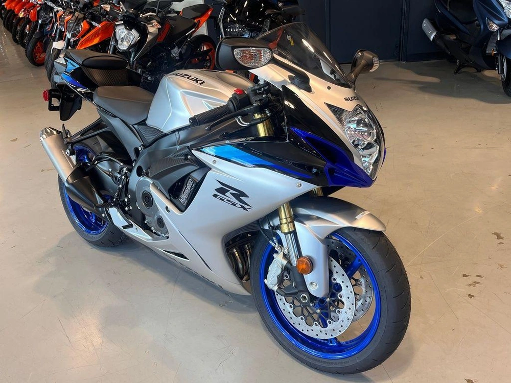 2026 Suzuki Gsx-r750 alt