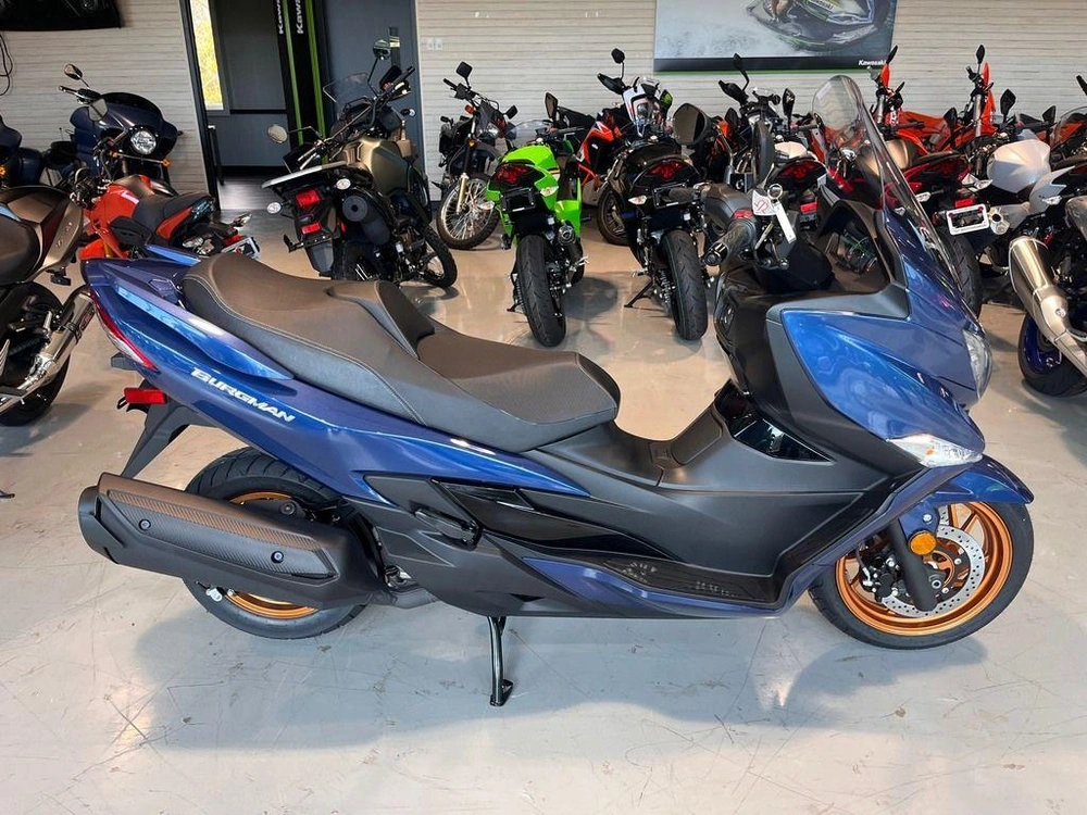 2026 Suzuki Burgman 400 alt