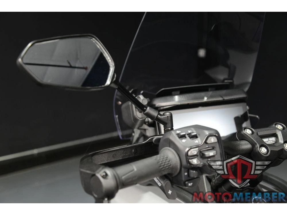 2025 Can-am Canyon Xt alt