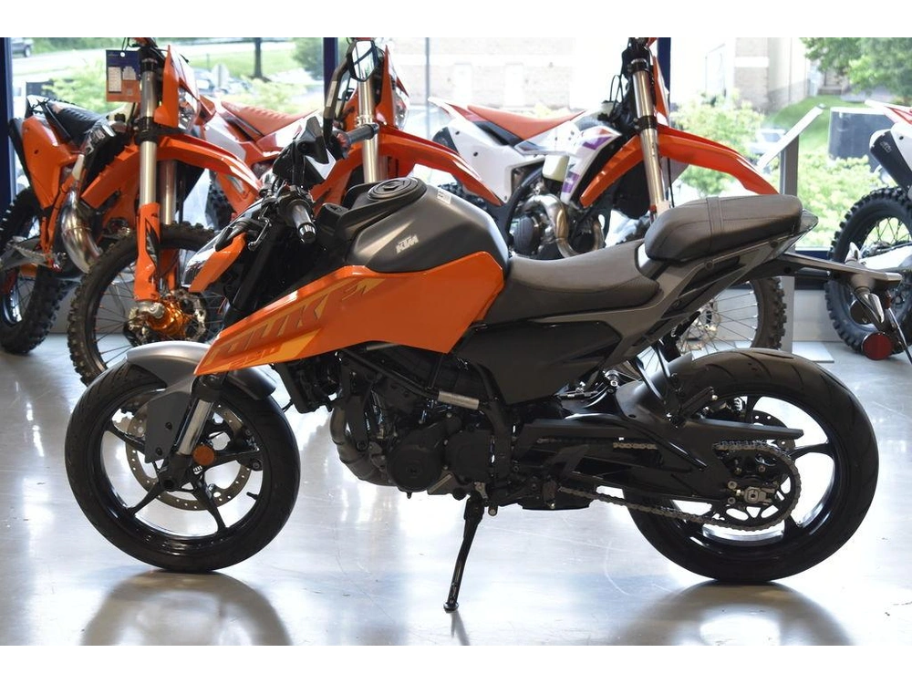 2024 Ktm 250 Duke alt