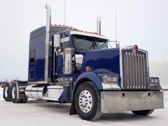 2024 Kenworth W900