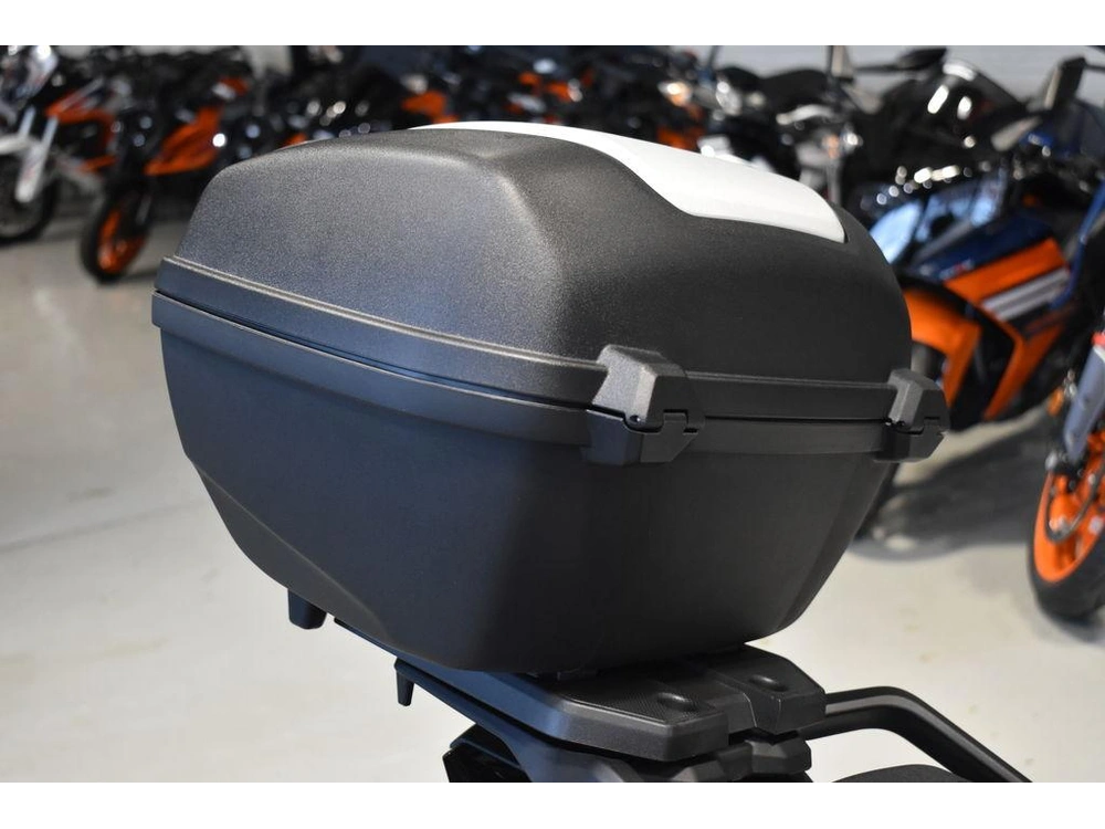 2024 Suzuki V-strom 800 Touring alt