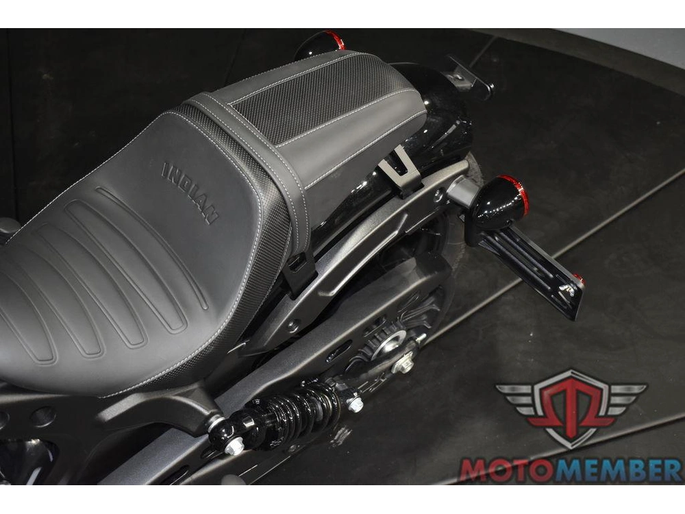 2023 Indian Motorcycle Scout® Bobber Black Metallic alt