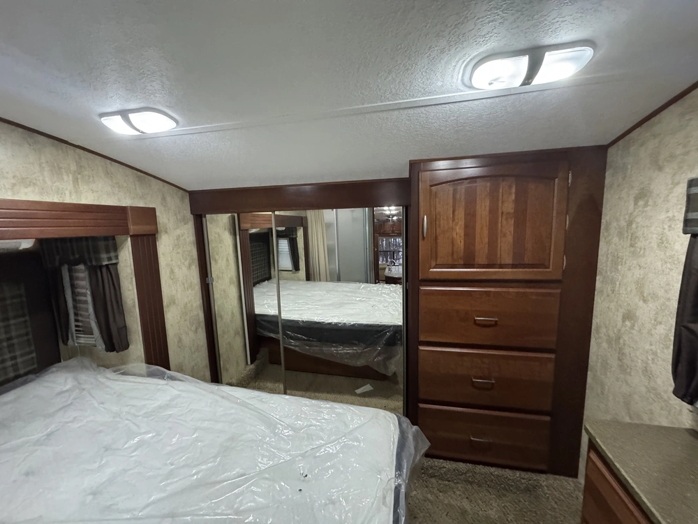 Keystone Rv Avalanche 290rls 2011 alt