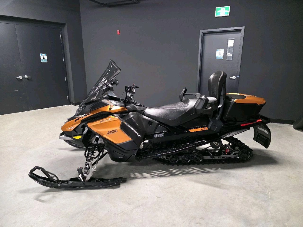 Ski-doo Grand Trg Le Platinum 900 2025 alt