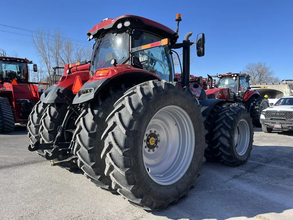 2024 Case IH Optum 300 CVX