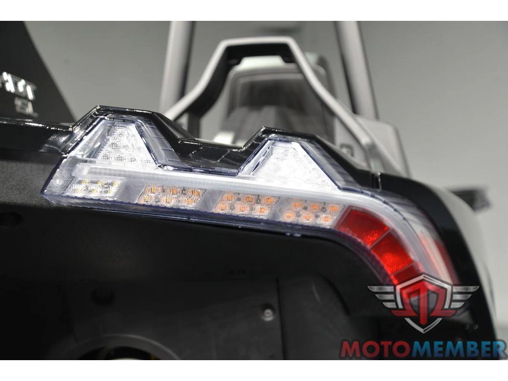 2025 Slingshot Slingshot® Sl Autodrive Jet Black alt