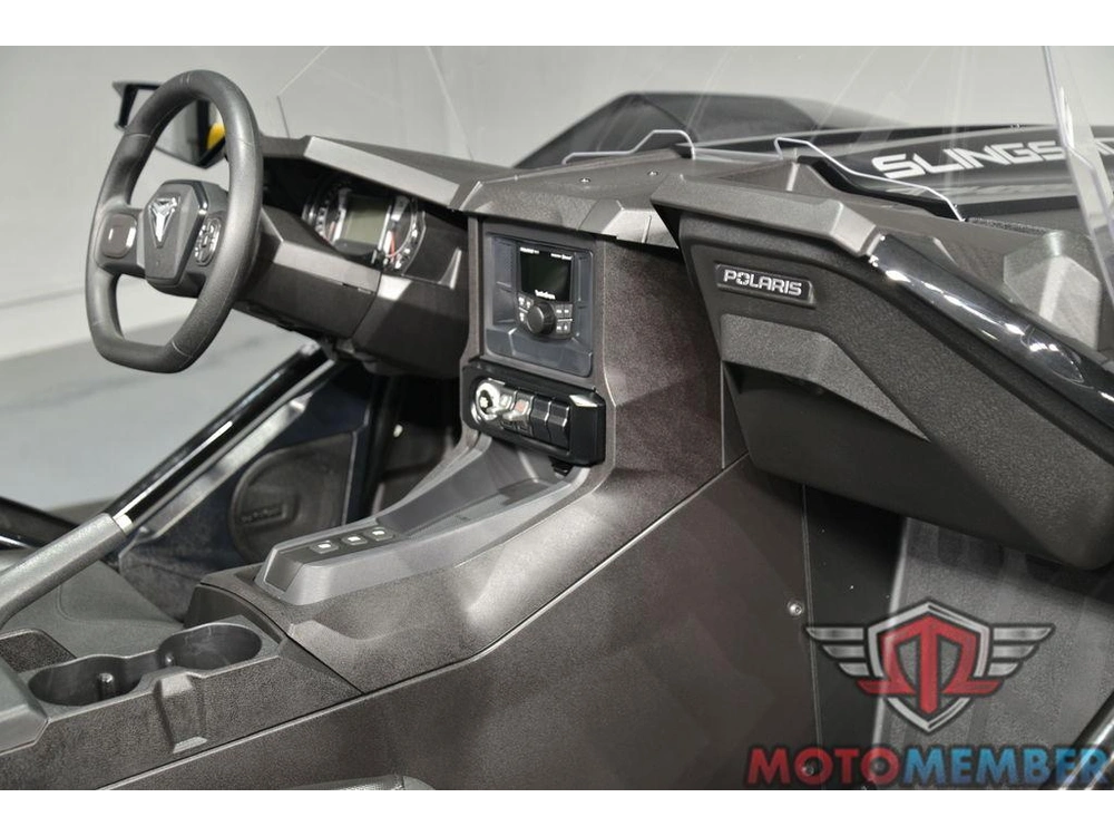2025 Slingshot Slingshot® S Autodrive Jet Black alt
