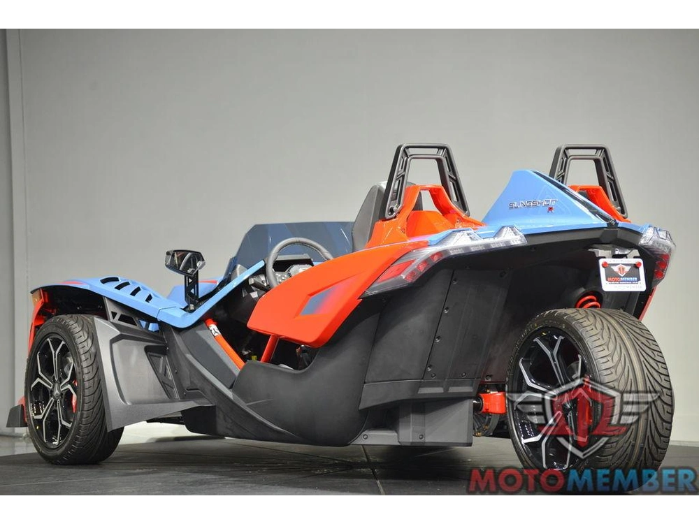 2025 Slingshot Slingshot® R Autodrive Royal Red Crystal alt