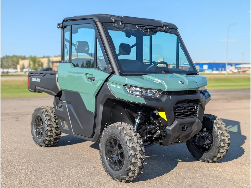 2026 Can-Am Defender DPS CAB HD9