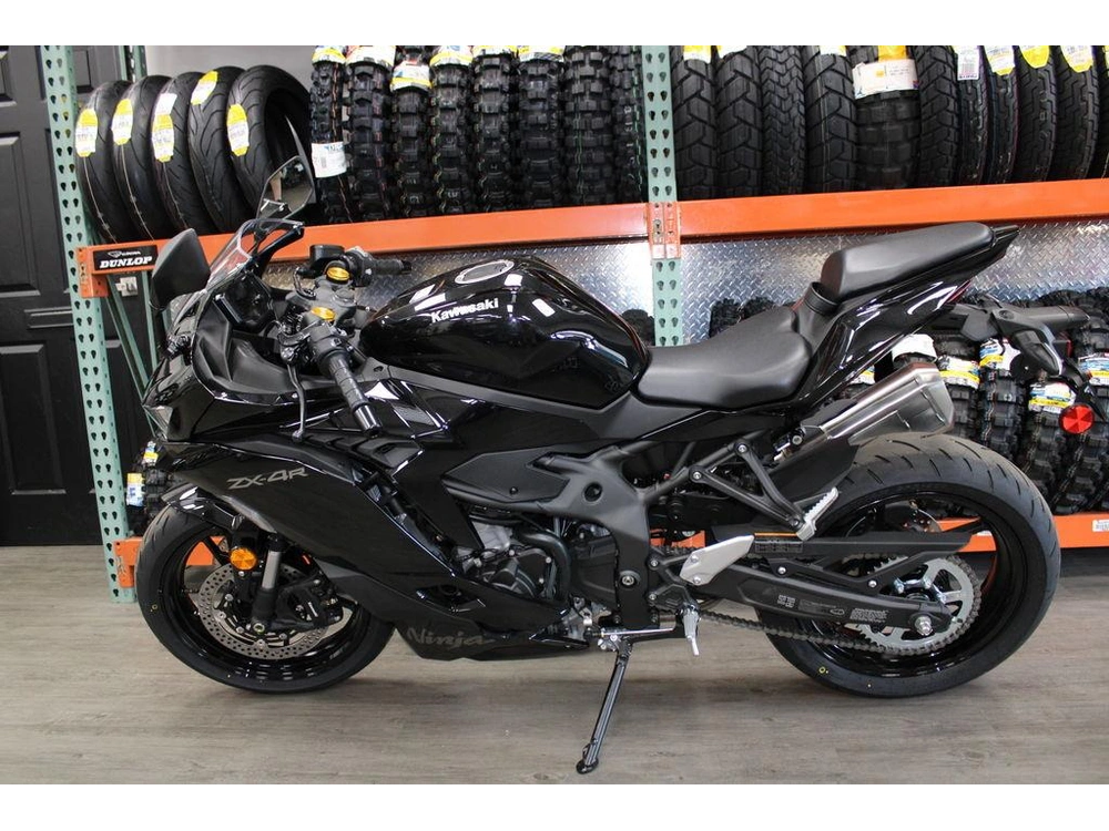 2025 Kawasaki Ninja® Zx™-4r Abs alt