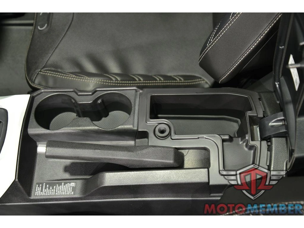 2024 Slingshot Slingshot® R Autodrive Purple Lightning alt