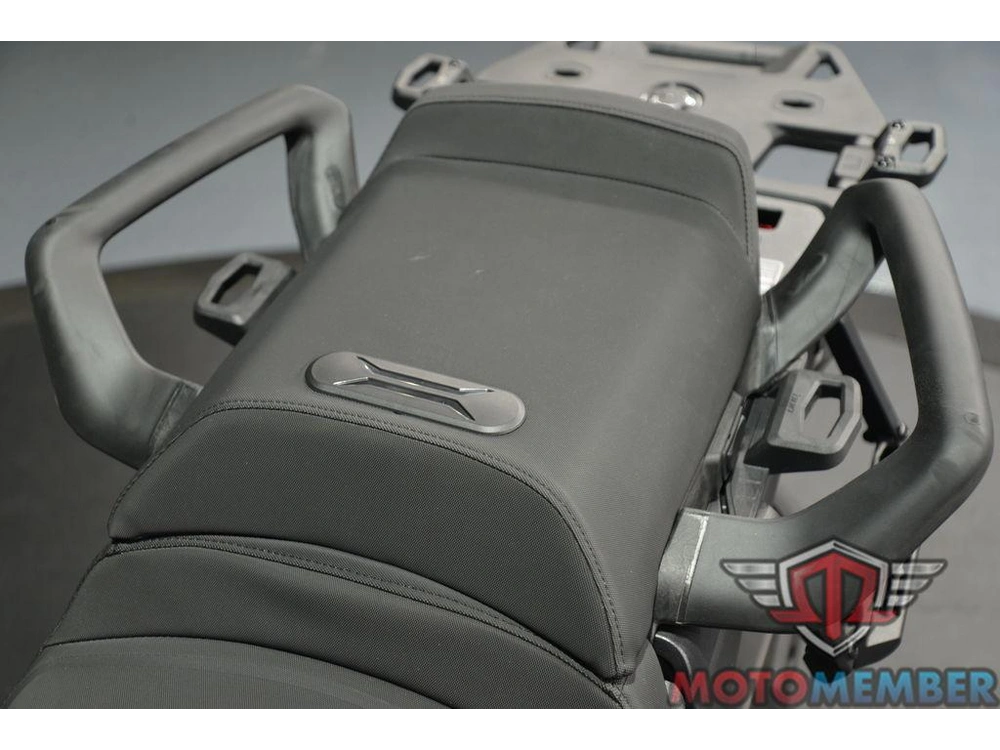 2025 Can-am Canyon alt