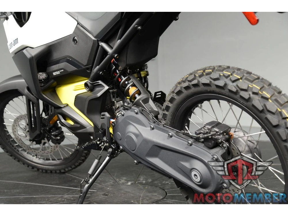 2025 Can-am Origin White alt